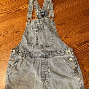 Size small short overalls. Only worn a few times.